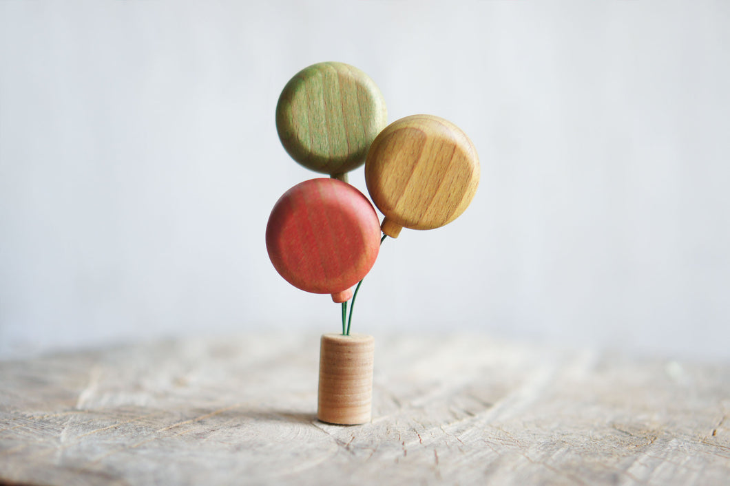Wooden Balloons Ornament for Celebration Ring
