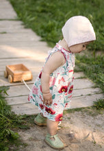 Load image into Gallery viewer, Wooden Pull Along Wagon
